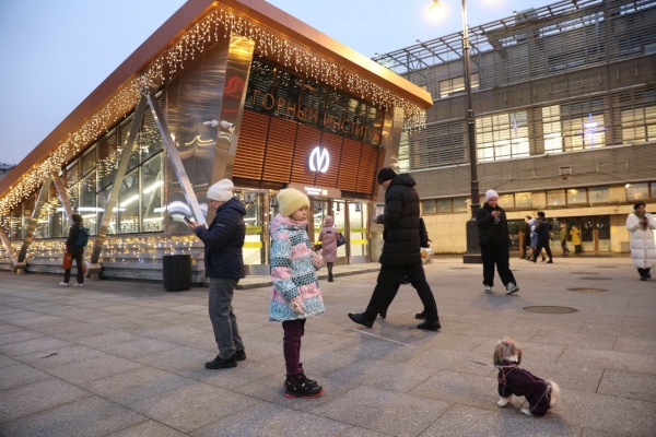 Новая станция метро «Горный институт» приняла первых пассажиров