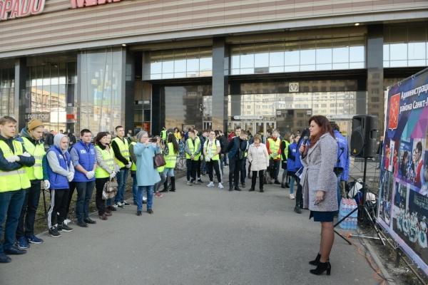 Молодые купчинцы вышли на борьбу с незаконной рекламой