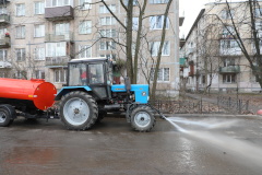 Невское РЖА приступило к весенней промывке внутриквартальных территорий