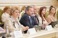 Представители петербургских педагогических династий получили благодарности Председателя Законодательного Собрания