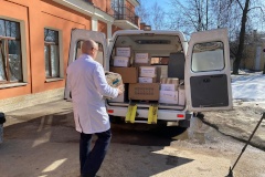 Городские учреждения здравоохранения собирают помощь для беженцев с Донбасса