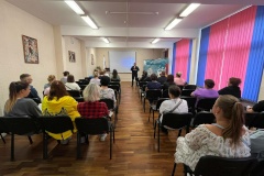 В преддверье нового учебного года сотрудники Госавтоинспекции Фрунзенского района приняли участие в родительских собраниях