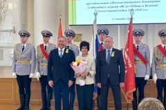 В Смольном вручили знаки «Жителю блокадного Ленинграда» ветеранам города воинской славы Кронштадт