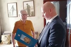 Первый заместитель главы администрации Михаил Асташкевич поздравил с 96-летием Музыченко Михаила Ильича