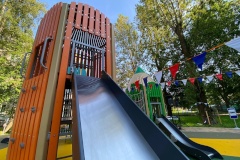 На Малой Охте открылось новое дворовое пространство. Об этом рассказал глава района Андрей Хорт.