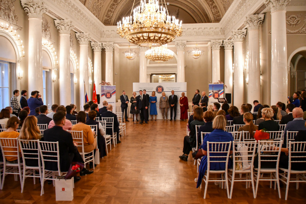 Авторов лучших социально-значимых проектов наградили в Общественной палате Петербурга