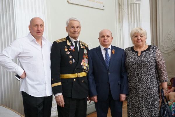 Виктор Полунин  поздравил с 95-летием Федора Смирнова
