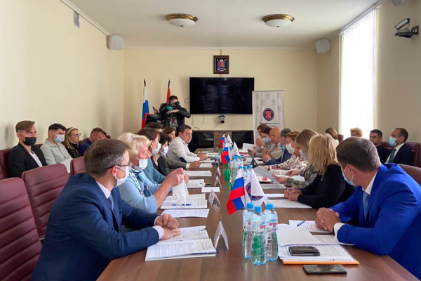 Общественная экспертиза законопроекта о государственной молодежной политике состоялась в Общественной палате Санкт‑Петербурга