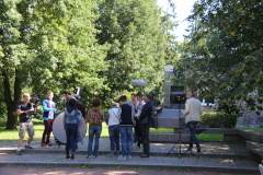 Телевизионные съемки в сквере у памятника М.Зощенко