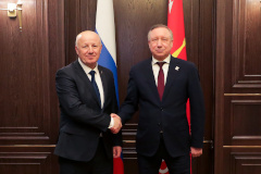 Петербургские специалисты продолжают работы по восстановлению жизненно важных объектов Мариуполя