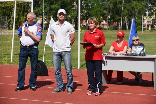 В Кронштадте прошли "Веселые старты",посвященные Дню физкультурника