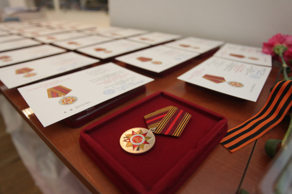 Ветеранам вручили юбилейные медали в честь 70-летия Победы