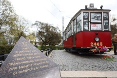 Горэлектротранс и Ленинградский военный округ запустили трехдневную торжественно-музыкальную программу, посвященную Дню Победы