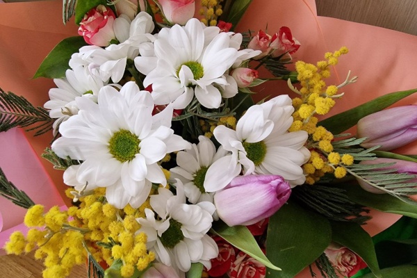 Поздравление губернатора Александра Беглова с Международным женским днём