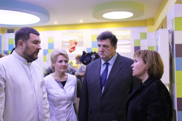 Вице-губернатор Анна Митянина во Фрунзенском районе посетила кабинеты неотложной помощи для детей с гриппом и ОРВИ