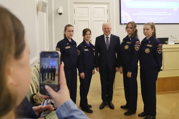 Волонтёры Санкт‑Петербурга начали подготовку ко Всемирному фестивалю молодёжи