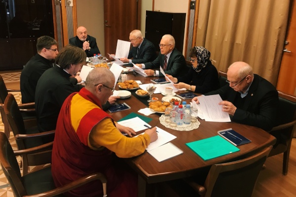 Комиссия по гармонизации межнациональных и межконфессиональных отношений Общественной палаты Санкт‑Петербурга возьмет  на контроль адаптацию мигрантов Северной столицы