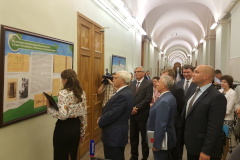 В Смольном открылась выставка по истории природоохранной деятельности Санкт‑Петербурга