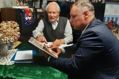 С 95-летием участника Великой Отечественной войны Ахрамеева Федора Михайловича поздравил заместитель главы администрации Николай Платонов.