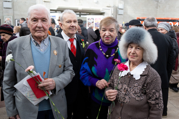 Спасибо вам за Победу! В "Каскаде" ветеранам вручили юбилейные медали