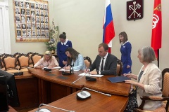 В Комитете по физической культуре и спорту Санкт‑Петербурга состоялась торжественная церемония спецгашения почтовых марок, посвященных 100-летию со дня образования Министерства спорта России