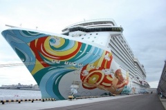 В Пассажирский порт Санкт‑Петербург впервые зашло круизное судно Norwegian Getaway