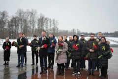 На Пискарёвском кладбище почтили память финансистов блокадного Ленинграда