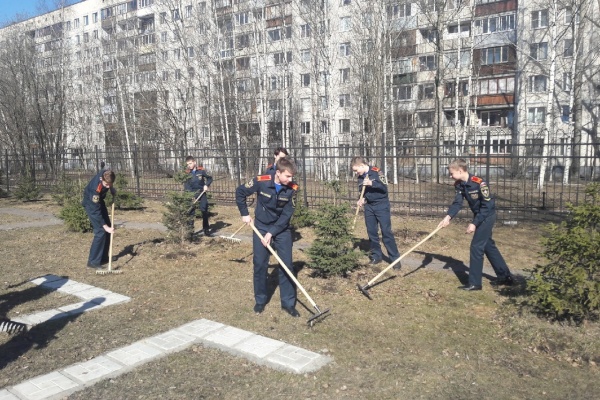 Школа №364 Фрунзенского района присоединилась к общегородскому месячнику по благоустройству