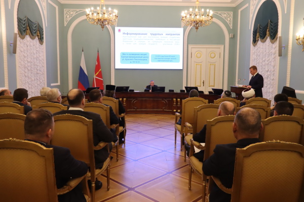 В Петербурге под председательством губернатора состоялось заседание Консультативного совета по вопросам межнациональных и межрелигиозных отношений