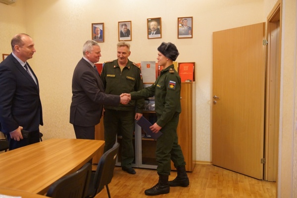 Военный комиссариат наградил за достойную службу Ивана Ефимова
