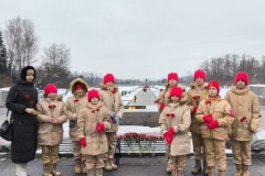 Школьники Петроградского района присоединились к акции «Блокадная парта»