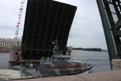 Изменение графика разводки мостов в связи с проведением Главного военно-морского парада