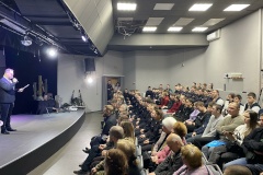 В день 82-й годовщины Ленинградской Победы в библиотечно-культурном комплексе Кировского района прошла встреча с участниками специальной военной операции