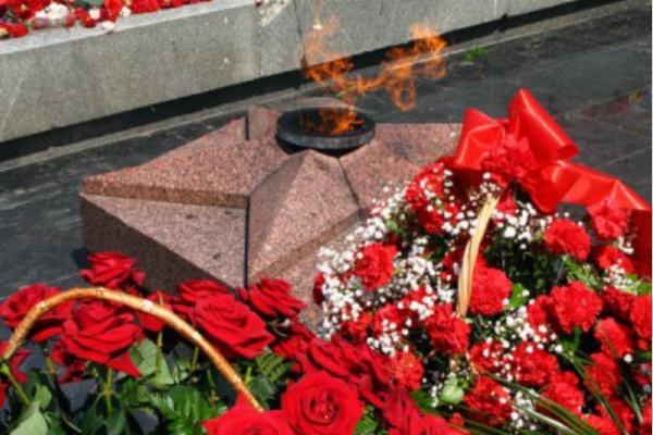 Митинги, возложения