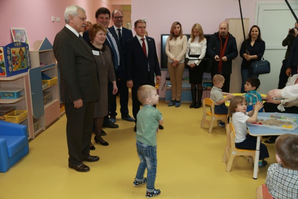 Губернатор Санкт‑Петербурга проинспектировал ремонтные и строительные работы в детских садах Фрунзенского района 