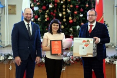 Победителей народного конкурса «Наш Любимый Врач» и их маленьких пациентов поздравляли в Смольном