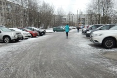 Жилищный комитет выявил замечания по уборке внутриквартальных территорий и содержанию многоквартирных домов