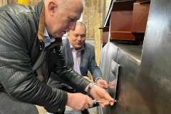 Петербургские специалисты поделились опытом природоохранной деятельности и дали старт строительству катера-нефтесборщика в Костроме