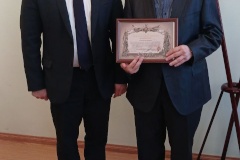 В администрации Петродворцового района вручили благодарности за помощь бойцам СВО