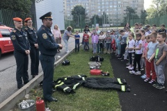 Уроки безопасности в детских оздоровительных лагерях Фрунзенского района