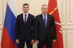 Александр Беглов встретился в Смольном с участником федеральной программы «Время героев» Александром Верюжским