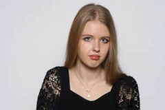 Выпускница школы № 94 Елена Новоселова получила 100 баллов на ЕГЭ по русскому языку