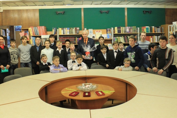 Правовой «Урок мужества» прошел в Центре содействия семейного воспитания № 15 Фрунзенского района