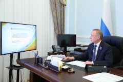 В прошлом году новое освещение получили четыре петербургских магистрали, 15 улиц, 8 парков и около трехсот детских и спортивных площадок