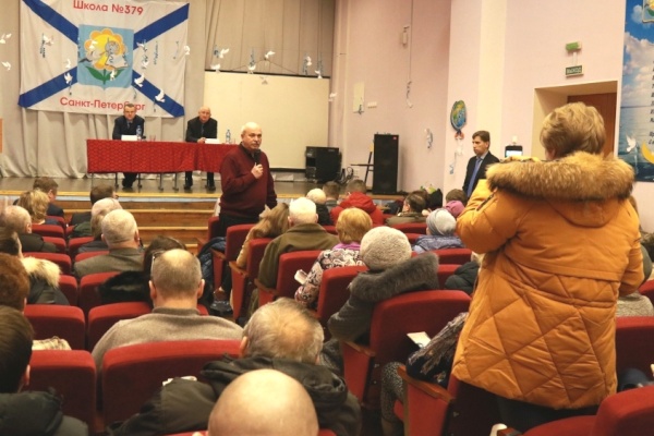 На Канонерском острове состоялась встреча жителей с главой Кировского района