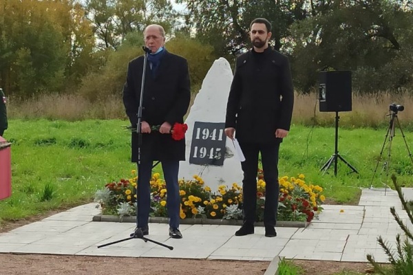 На Старо-Пановском кладбище прошла торжественно-траурная церемония захоронения останков погибших защитников Отечества