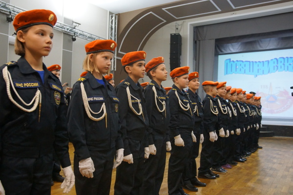180 ребят стали кадетами