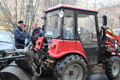 Новую систему уборки дворов Кировского района оценил вице-губернатор Санкт‑Петербурга Анатолий Повелий