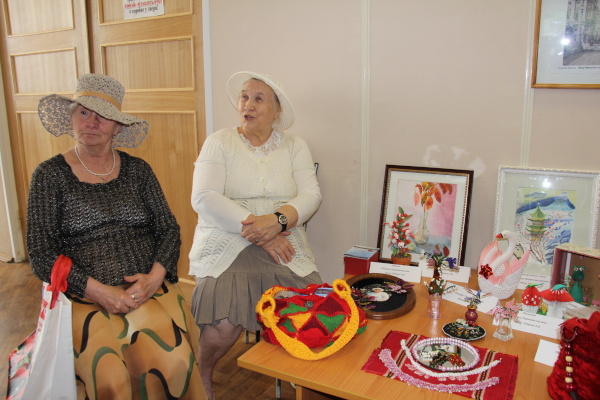 Поздравили 430 социальных работников и ветеранов отрасли