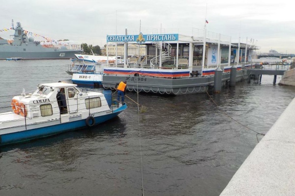 Уборка мусора из воды: суда и персонал готовы к навигации
